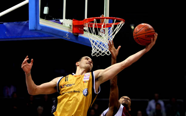 低比赛中的 低比赛中的